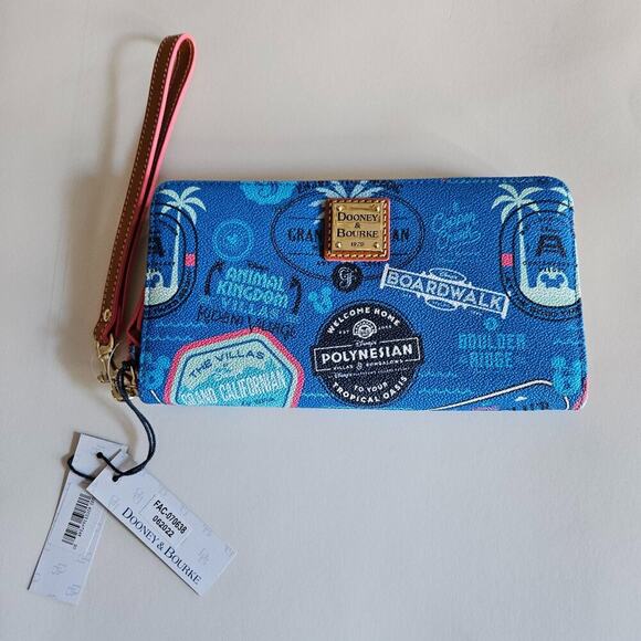Dooney & Bourke Disney Wristlet Wallet DVC Disney Vacation Club - NWT - Picture 1 of 5